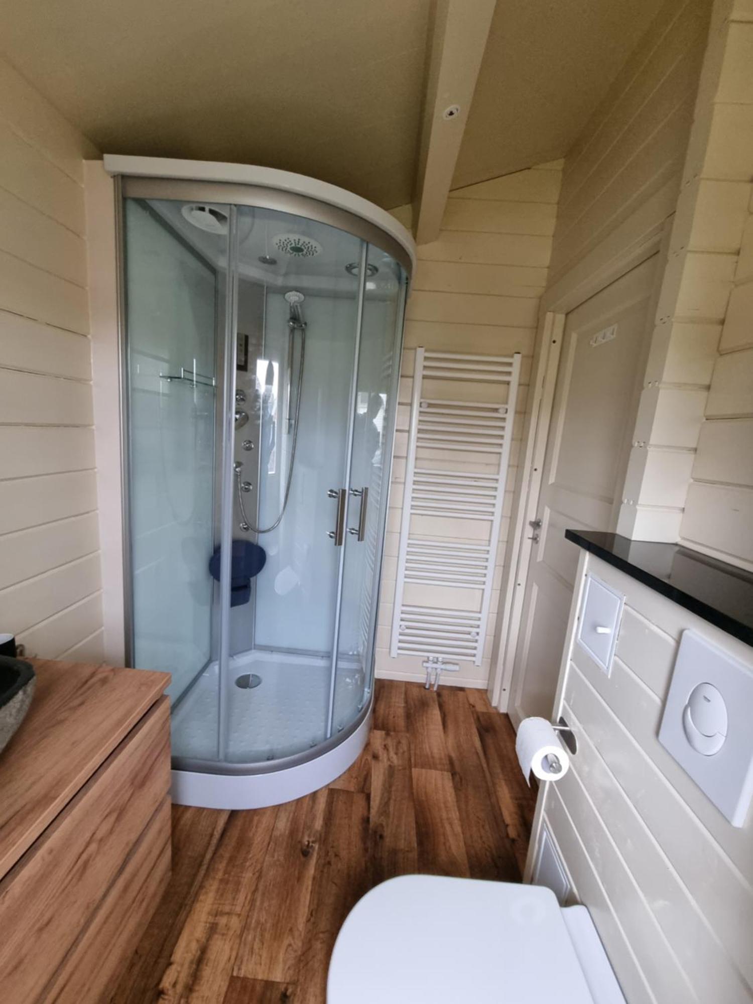 Nieuw - Luxe Blokhut Chalet In Bosrijke Omgeving Anloo Exteriör bild